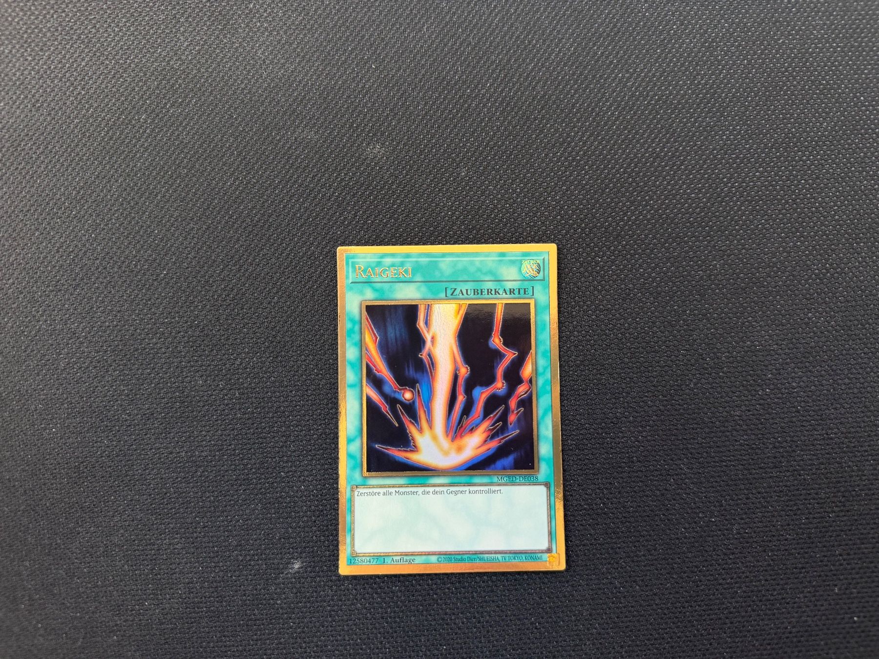 Yugioh Cartes à collectionner: Raigeki MGED-DEO38 – D'occasion à Zürich par mountainwizard00