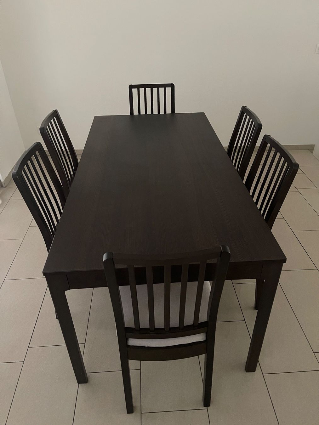 Ikea Set di tavolo e panche: Moderner Ausziehtisch mit 6 passenden Stühlen – Usato da Rupperswil venduto da Dominum-x 1