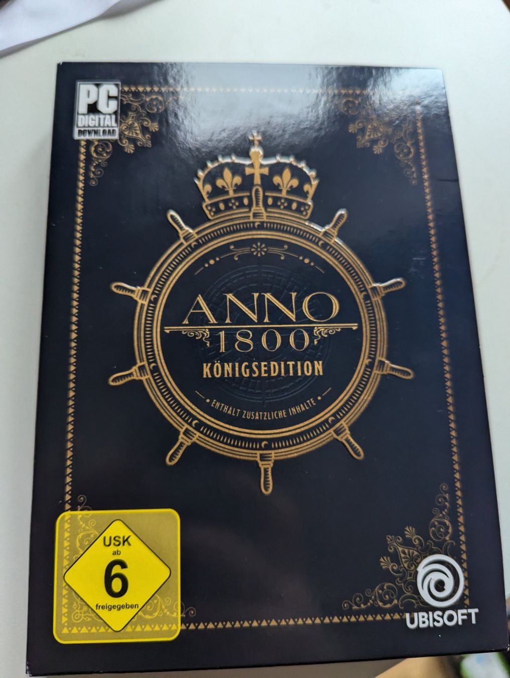 Giochi: Anno 1800 Konigsedition PC Code in a box - DEFEKT – Usato da Hünenberg See venduto da SpecialEditionGaming