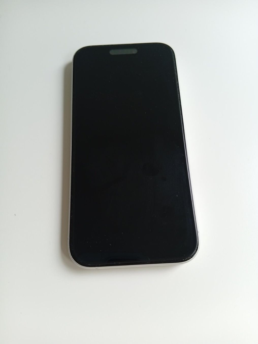 Apple Telefoni cellulari / Smartphones: iPhone 16 mit Apple MagSafe und Privacy Screen – Usato da Zürich venduto da flo_2h5w 7