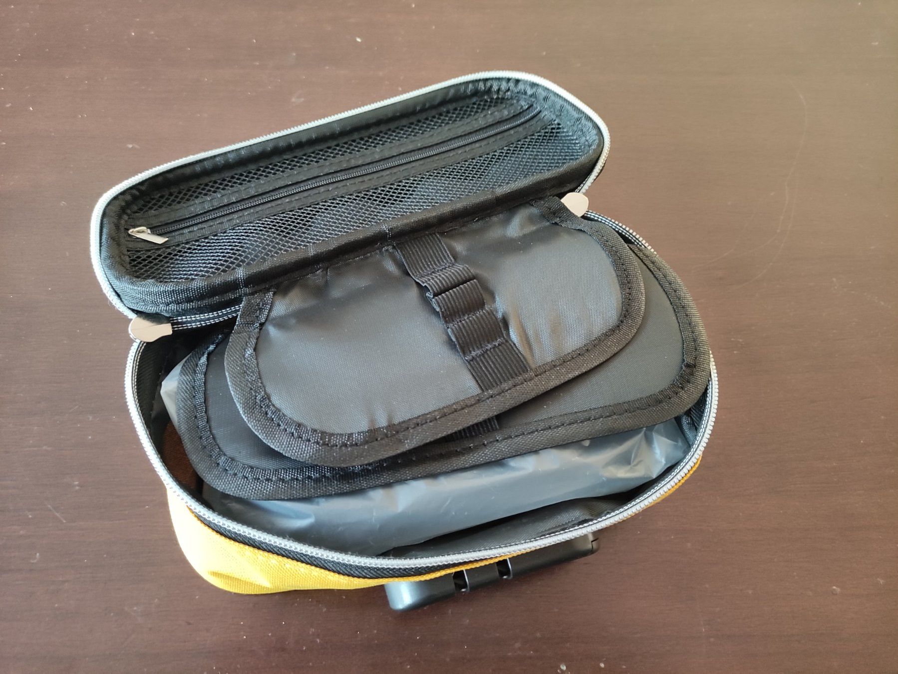 Astucci : Trousse à Crayons Pokemon Pikachu – Nuovo (secondo la descrizione) da YVERDON-LES-BAINS venduto da Tony-no 2