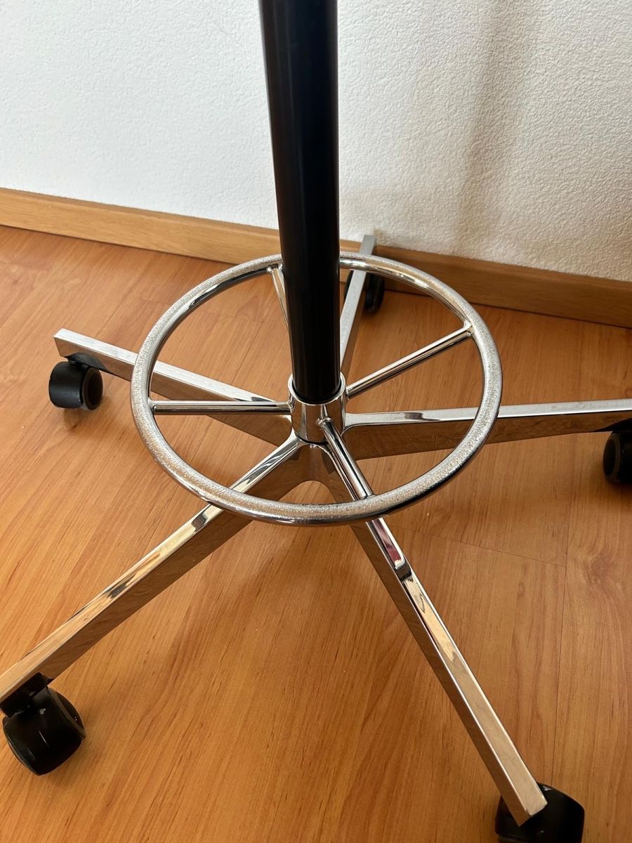 Vitra Sgabelli: Tabouret de bar Nelson Perch pour Vitra – Usato da Genève venduto da Flo_vbp6 2