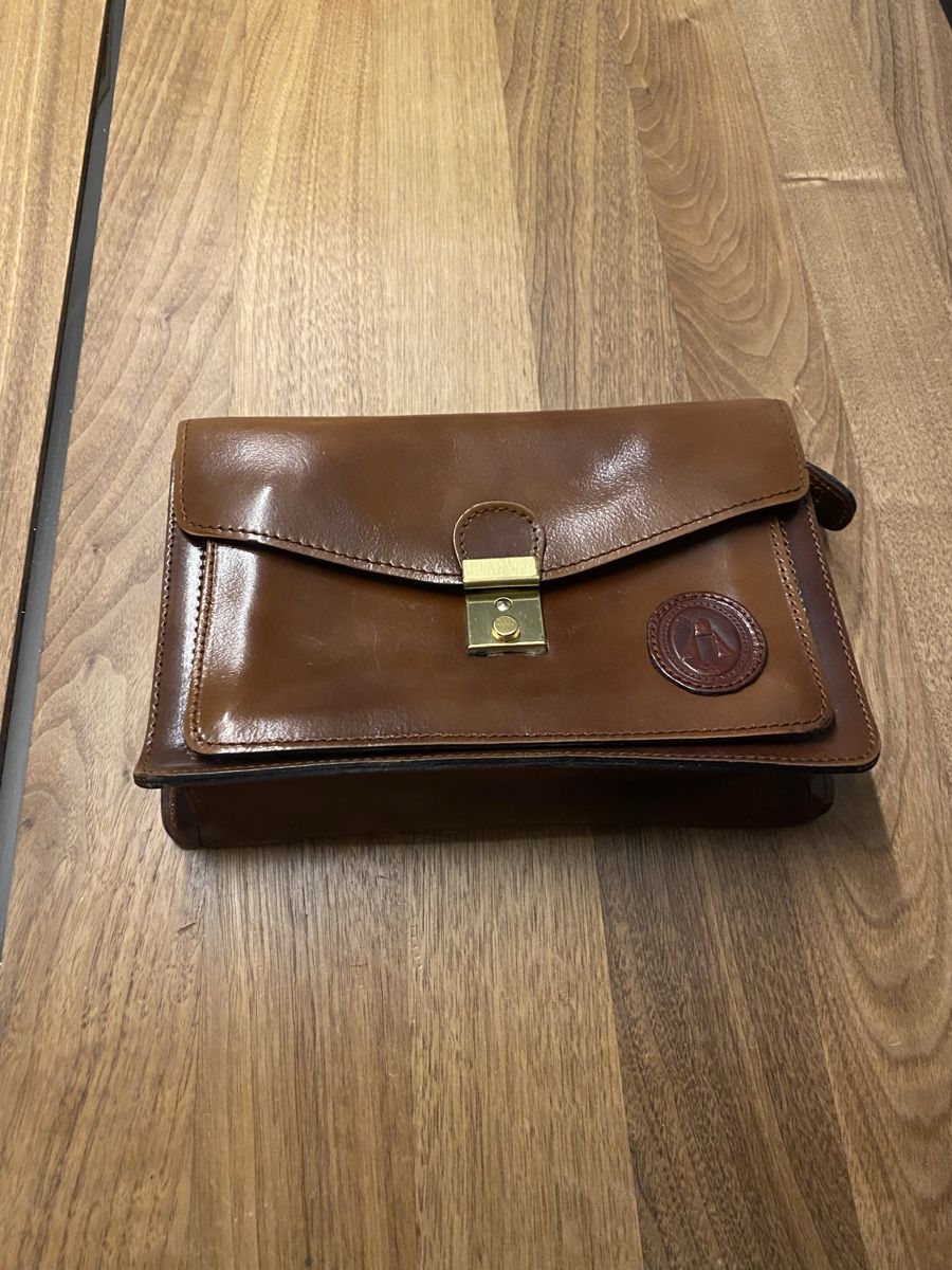 Taschen: Elegante Echtleder Herrenhandtasche – Gebraucht aus Bern von  5