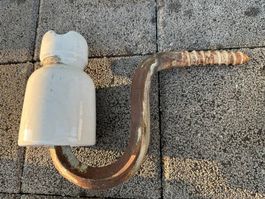 Wunderschöner Porzellan Isolator Glöggli mit Haken Strommast