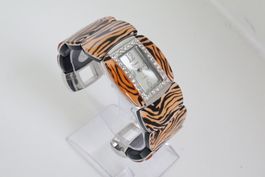 Neue Damen Uhr läuft Garantie