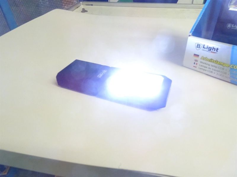 Lampade: ultrahelles LED Arbeitsleuchte – Nuovo e nell'imballaggio originale da Necker venduto da liq24 6