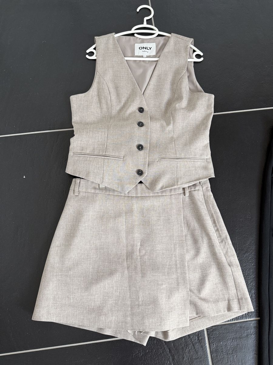 Lotti di vestiti: Kleiderpaket Damen Gr.40  L – Usato da Heimberg venduto da Jumadakele 1