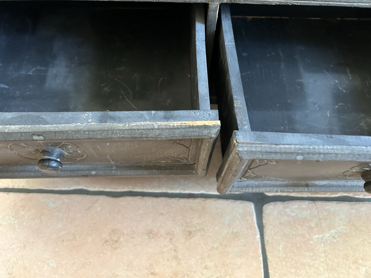 Cassapanche: Holz Truhe / Kommode mit zwei Schubladen – Usato da Merishausen venduto da Yvili 1