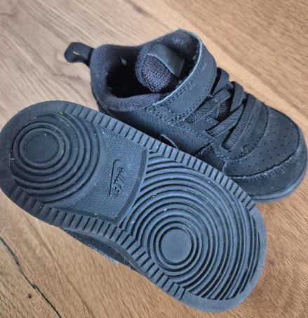 Nike Schuhe für Jungen: nike schuhe grösse 22 – Gebraucht aus Ziefen von Madame1982 1
