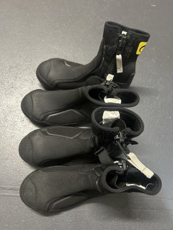 Gut erhaltene Kinder Neopren Schuhe Gr.32/33