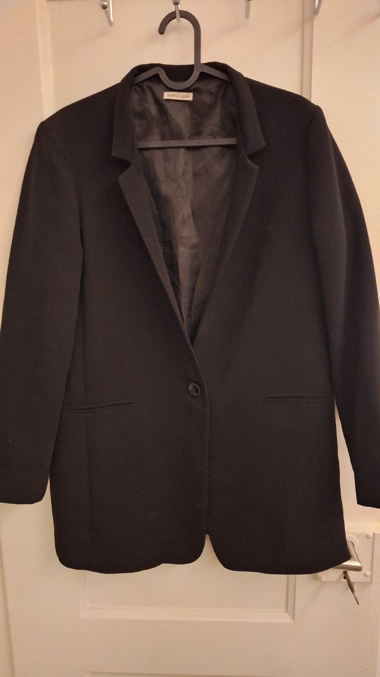 Vestes: Schwarzer Blazer, Emma & Gaia – D'occasion à Winterthur par _lxeah