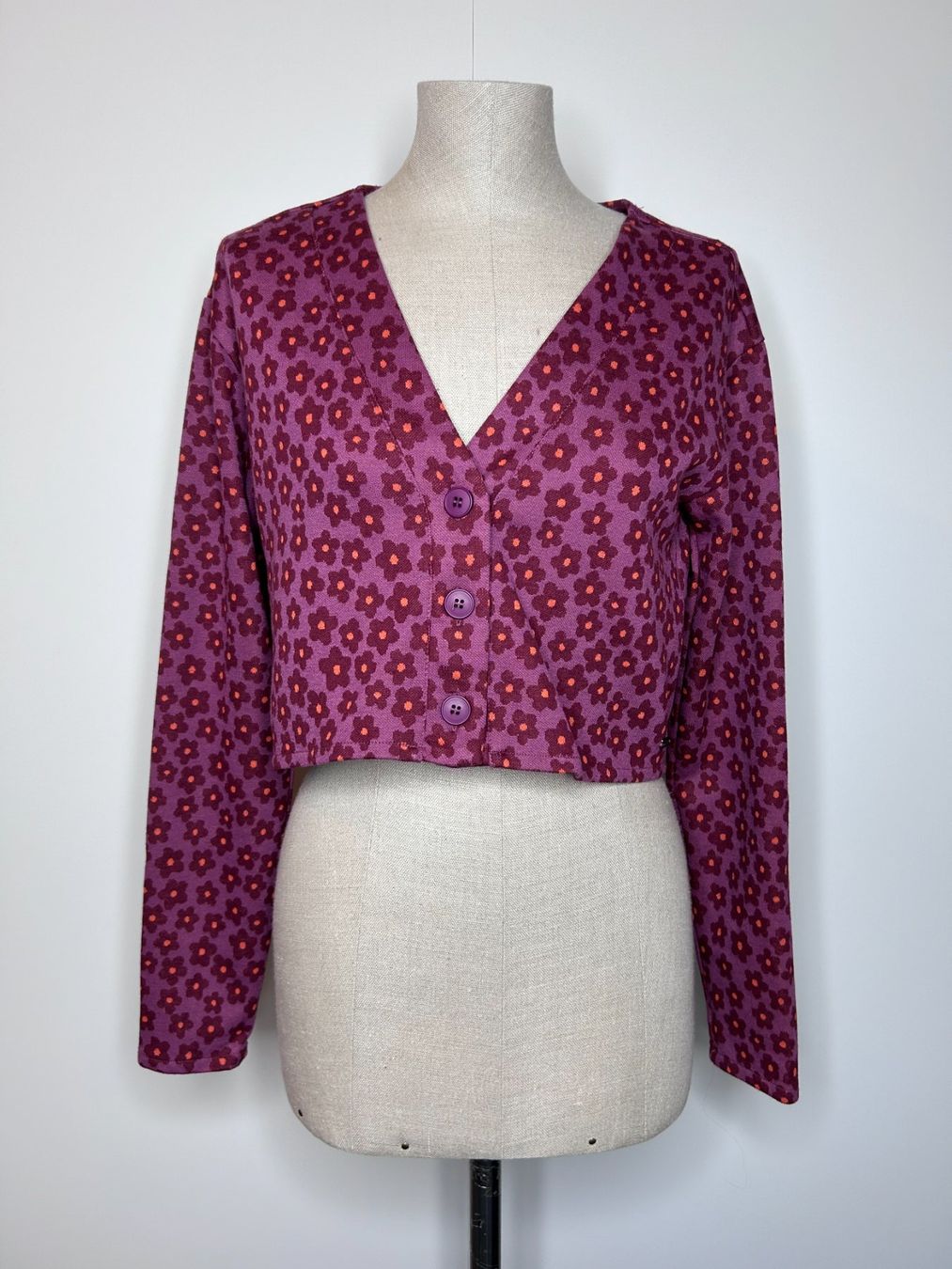 Pull&Bear Giacche: Pull&Bear Cardigan with Flowers – Usato da St. Gallen venduto da look-twice