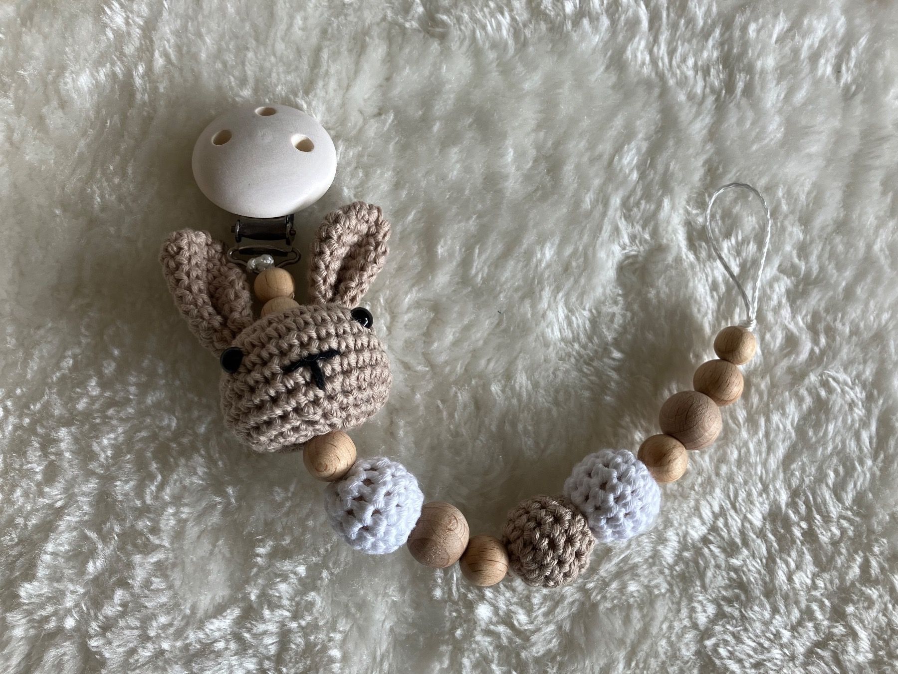 Catenine: Nuggikette Hase weiss – Nuovo (secondo la descrizione) da Chur venduto da Handkreativ