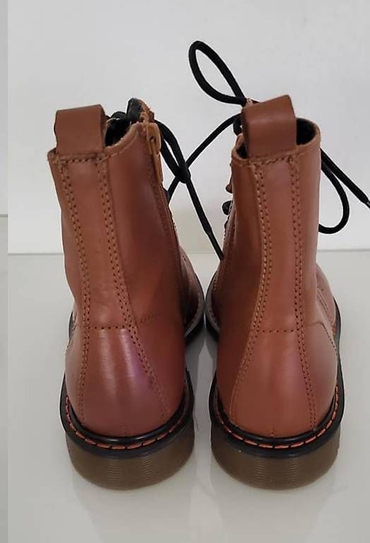 Chaussures femmes: Tolle Winterstiefeletten Gr.36 NEU – D'occasion à Therwil par cha_m68j 2