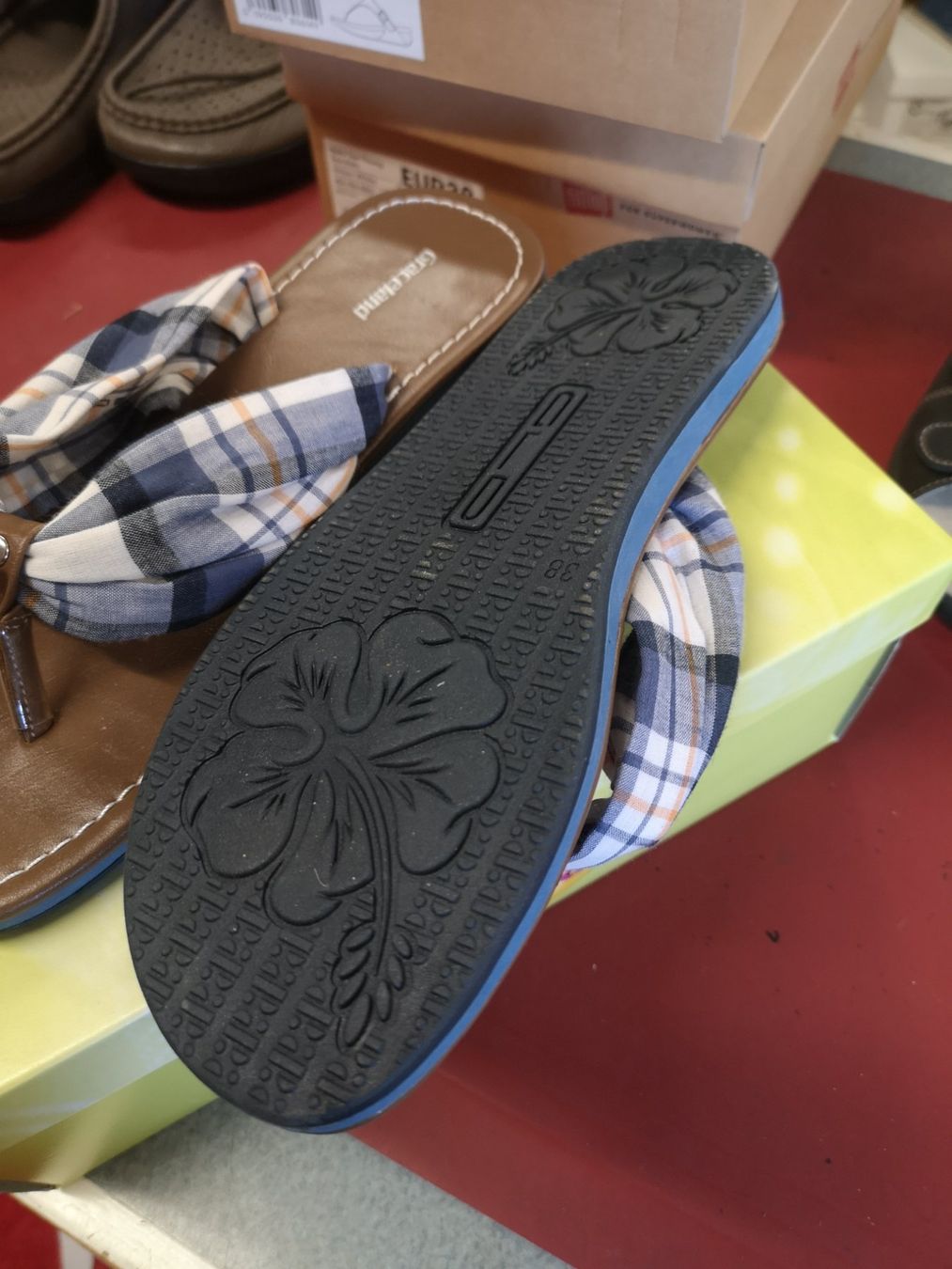 Damenschuhe: Flipflop – Neu und originalverpackt aus Möhlin von Highwaytom 1