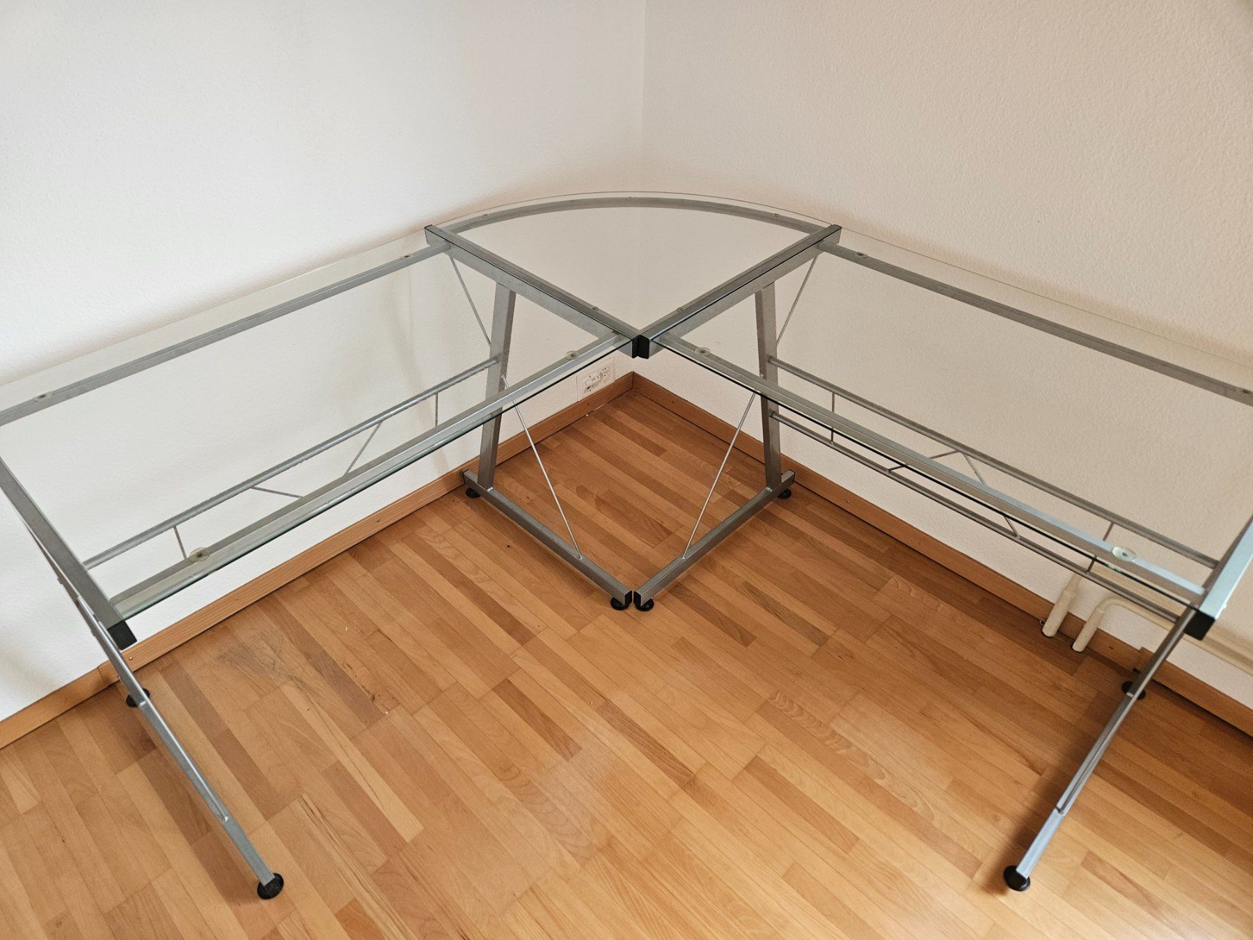 Scrivanie: Glas Eck-Bürotisch – Usato da Rorschach venduto da moordoon