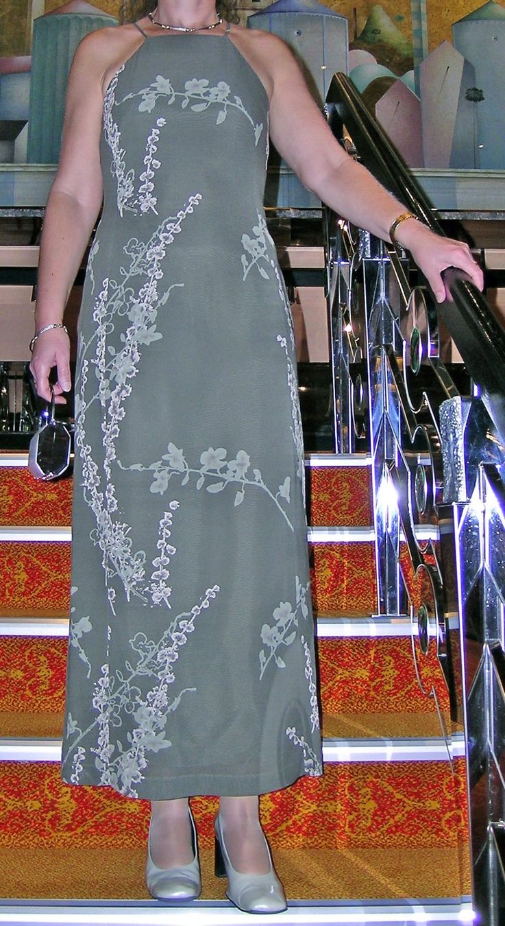 Caroll Kleider: Robe de soirée – Gebraucht aus Choëx von que_9pnh 2