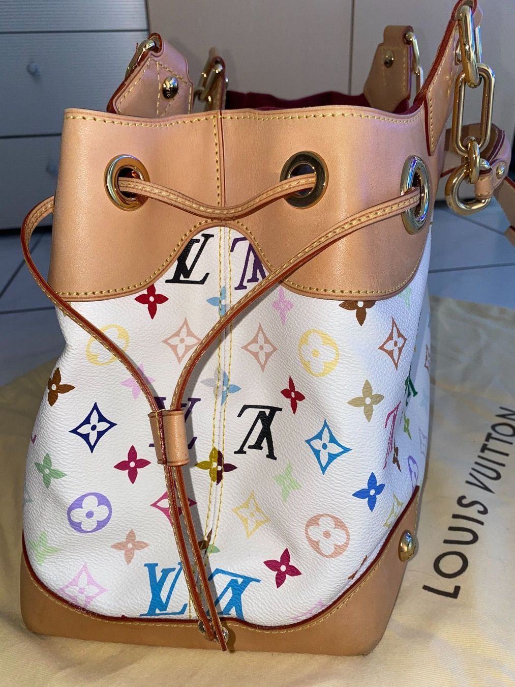 Louis Vuitton Borse da donna: Original Louis Vuitton URSULA Multicolor Blanc mit Kaufbeleg – Nuovo (secondo la descrizione) da Suhr venduto da 1stclass 8