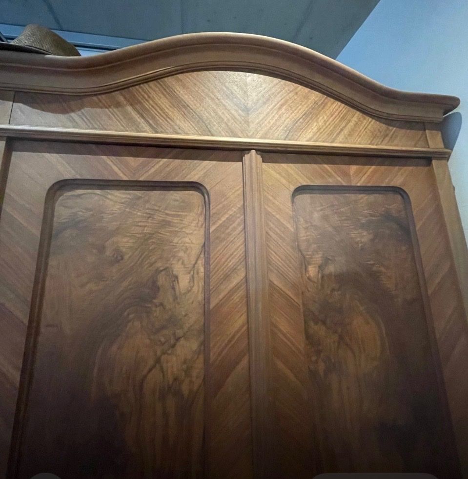 Schränke: Antiker Kleiderschrank – Neu (gemäss Beschreibung) aus Aarwangen von 313EminemD12 3