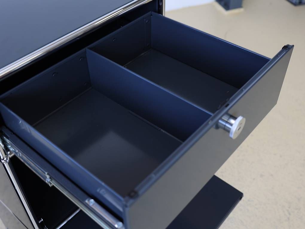 USM Korpus: USM Haller Trolley, Servierboy in Anthrazitgrau – Gebraucht aus Meinisberg von atelier_TILIJA 5