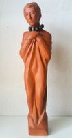 Stehender Frauenakt in Terrakotta, 37cm hoch, 1930-50