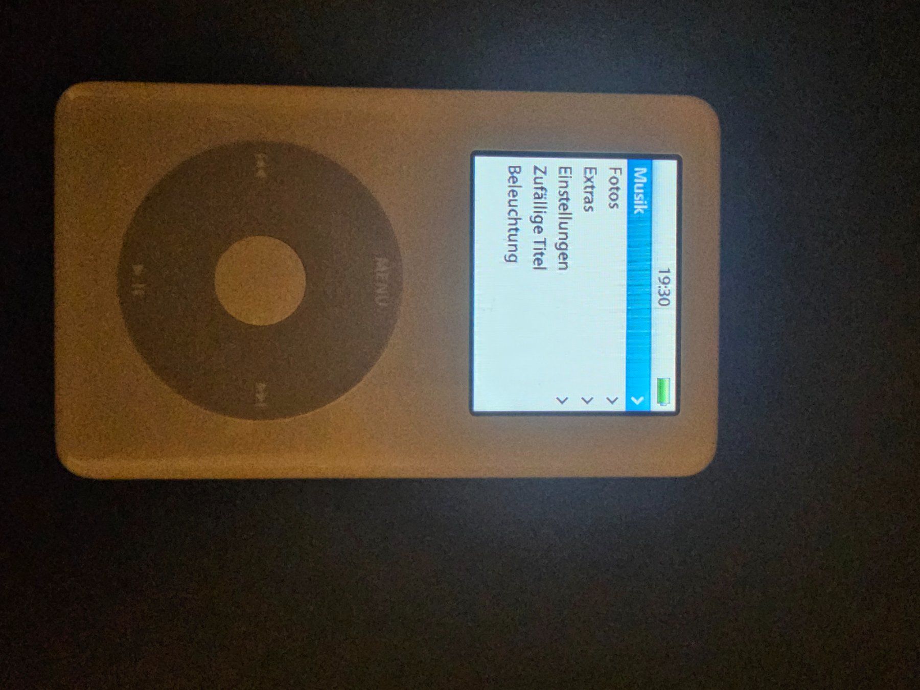 Apple Lecteur media portable: Apple iPod classic 4. Generation 60GB mit Farbdisplay – D'occasion à Oberwil BL par 007re 9