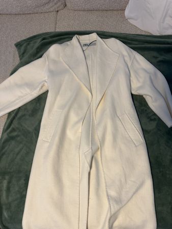 ZARA Langer Mantel Creme / Weiss – Grösse XS