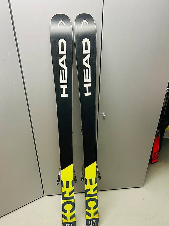 Sci: Head Kore All Mountain Ski 162 cm mit Bindung – Usato da Ibach venduto da meibaum 1