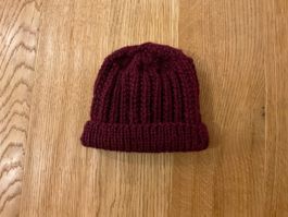 Warme, Handgestrickte Kindermütze ca.5-8 J. Weinrot