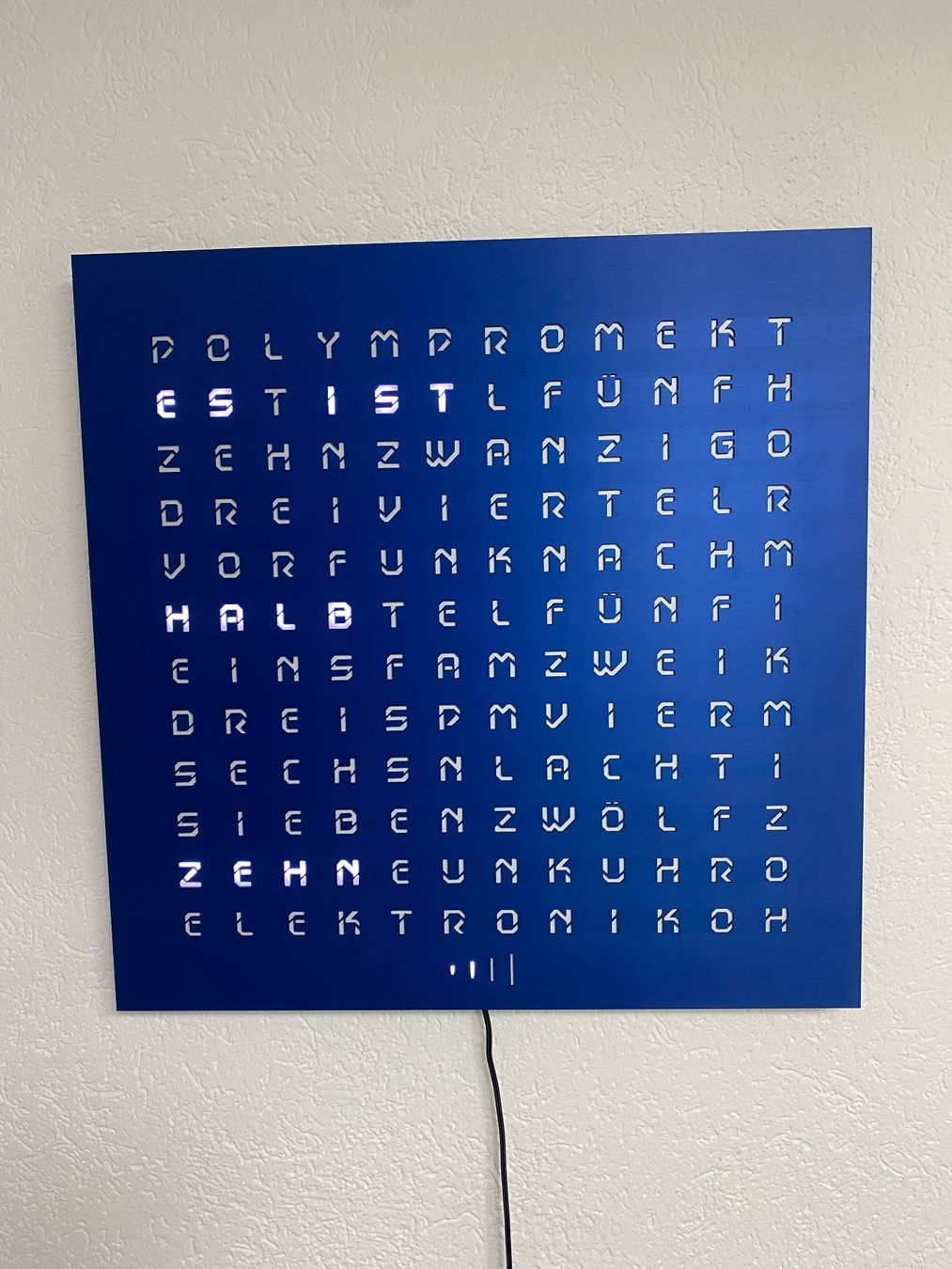 Qlocktwo Uhren: Wanduhr Qlocktwo Eigenbau – Neu (gemäss Beschreibung) aus Biel/Bienne von Zerim 2