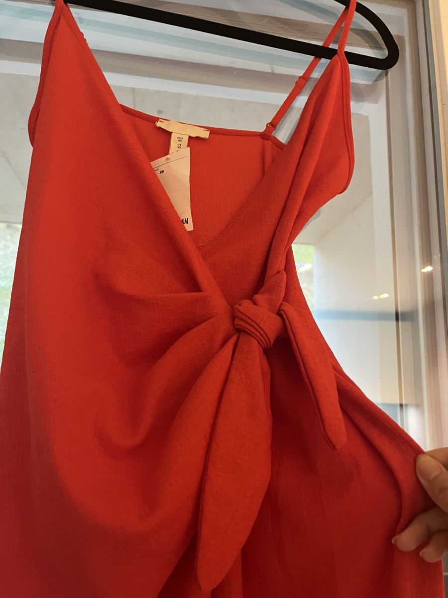 H&M Kleider: Neue rote Kleid XS – Neu und originalverpackt aus Turgi von SvetlaM 2
