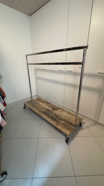 Altro in Decorazioni & Accessori: Kleiderständer Metall rollbar – Nuovo (secondo la descrizione) da Kleinlützel venduto da Barbies_Boutique 1