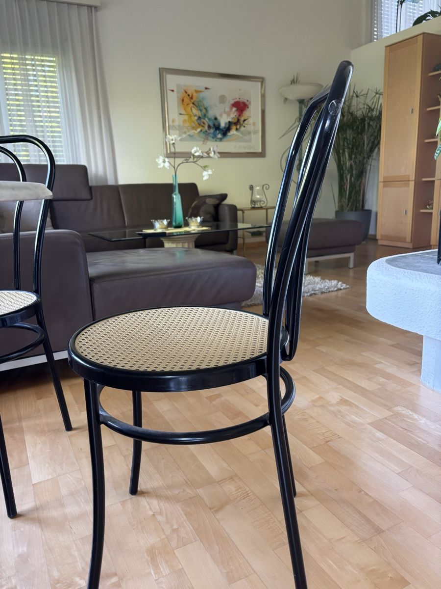Tische: Bistrotisch und Stuhl – Gebraucht aus Winkel von FM99 5