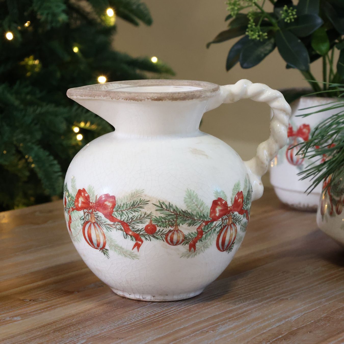 Vasi & Recipienti: Chic Antique Kanne mit Weihnachtskugel und Schleife – Nuovo e nell'imballaggio originale da Innertkirchen venduto da Glatthard-Interior