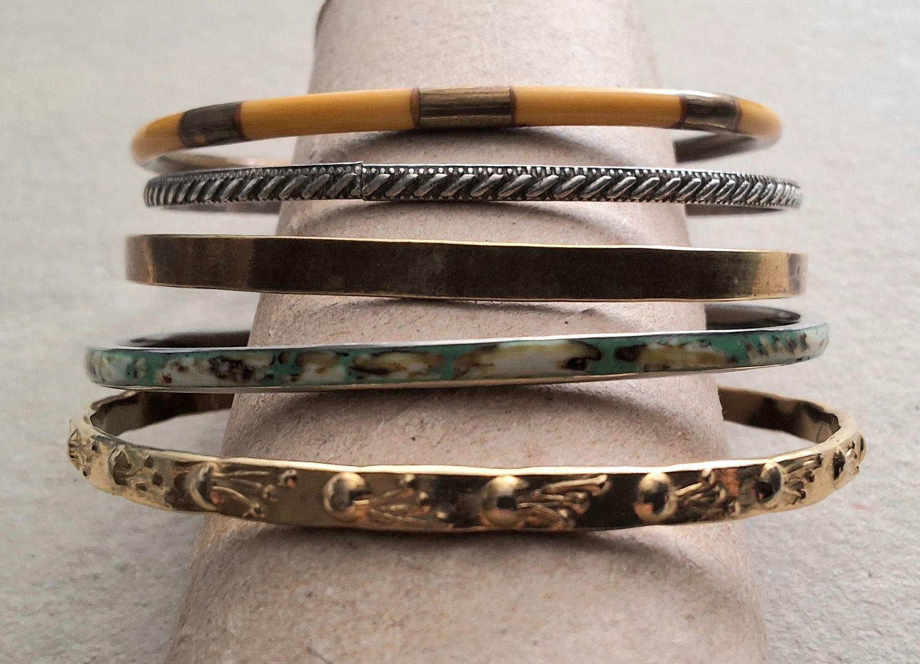 Bracciali & Braccialetti: 5 schmale Armreife – Usato da Oftringen venduto da Waltereg
