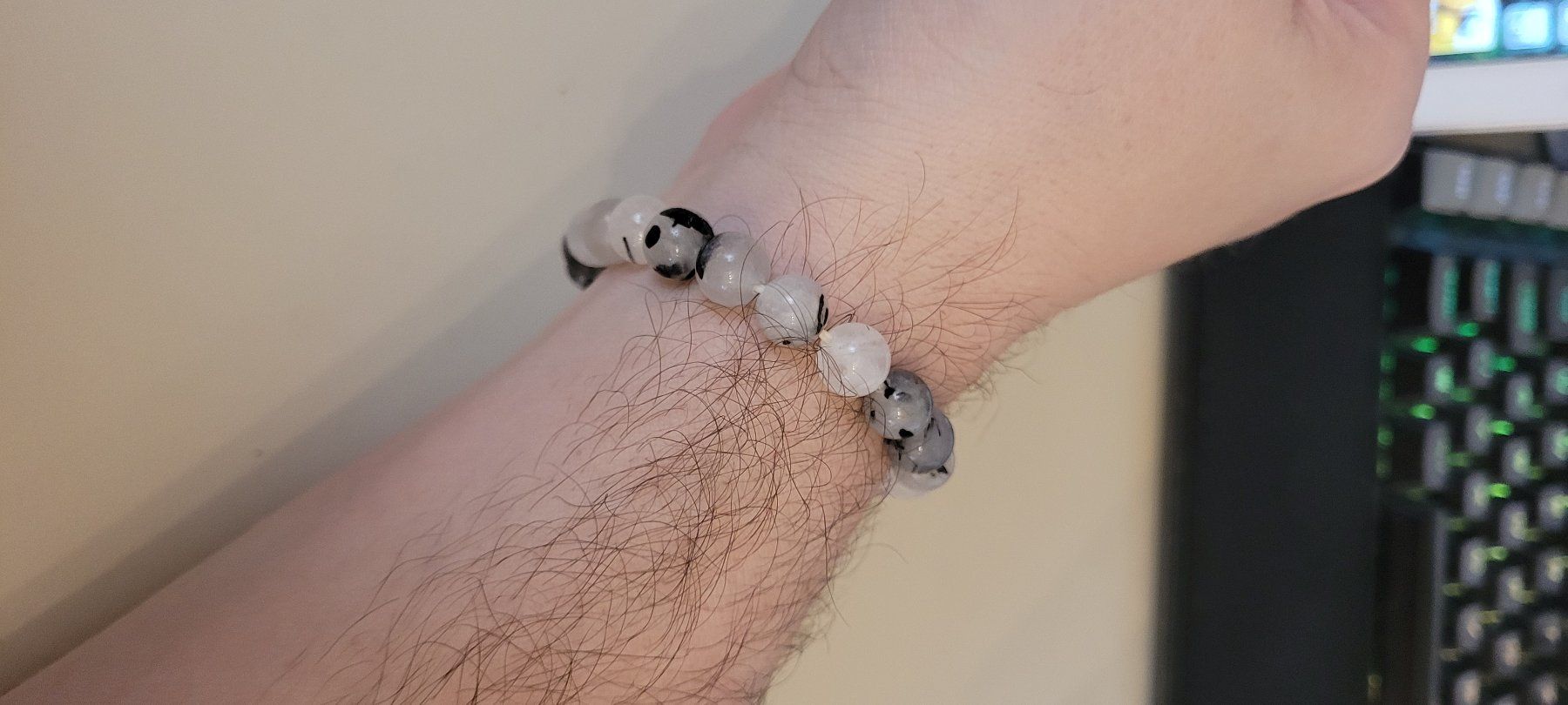 Bracciali & Braccialetti: Armband Kugeln 0,8mm Durchmesser Elastisch Weiss & Schwarz – Usato da Adlikon b.Regensdf venduto da ChriZ86 5