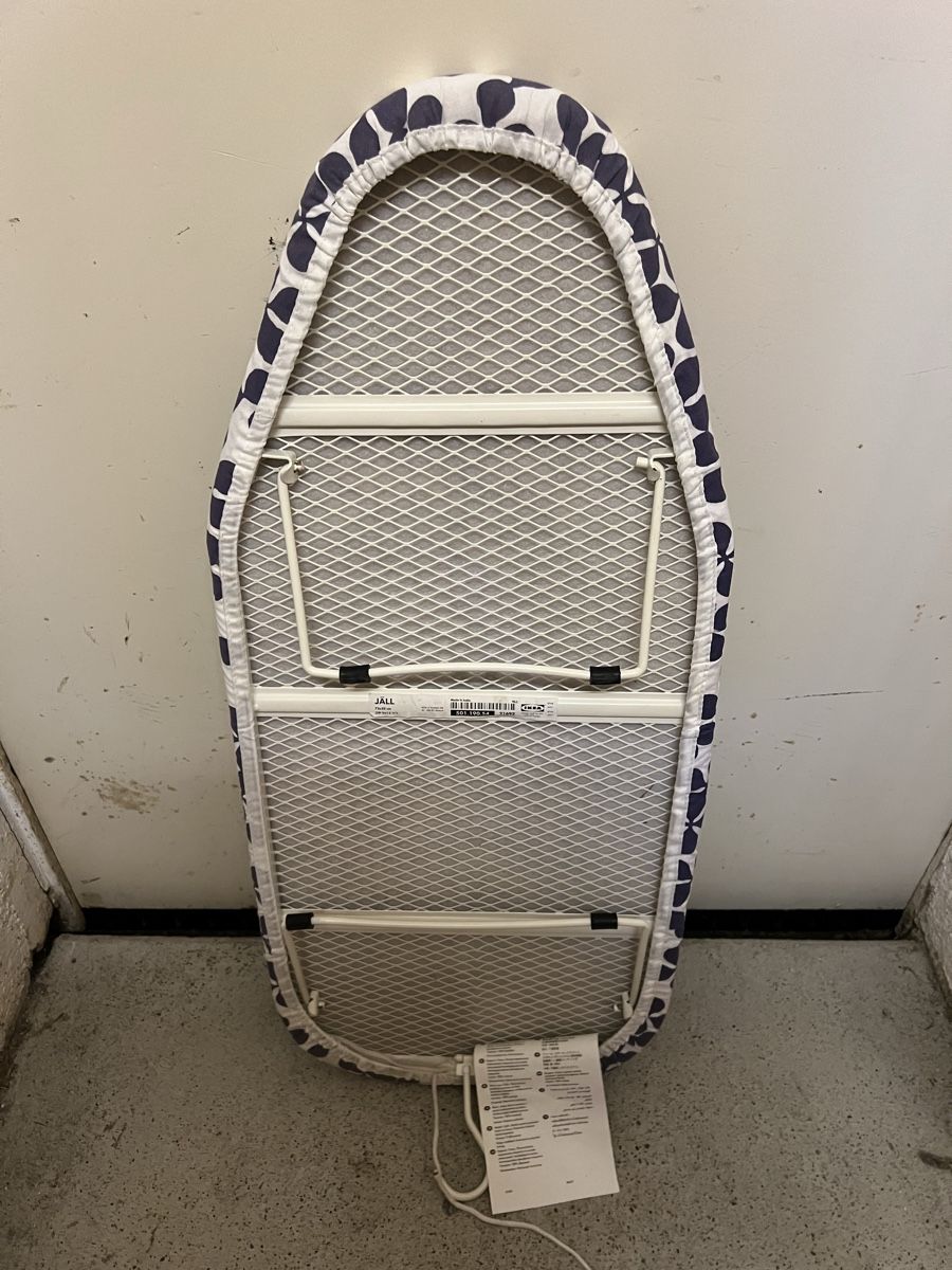 Assi da stiro: Bügelbrett mit Bezug 77x31cm – Usato da Zürich venduto da Alexandra2206 1