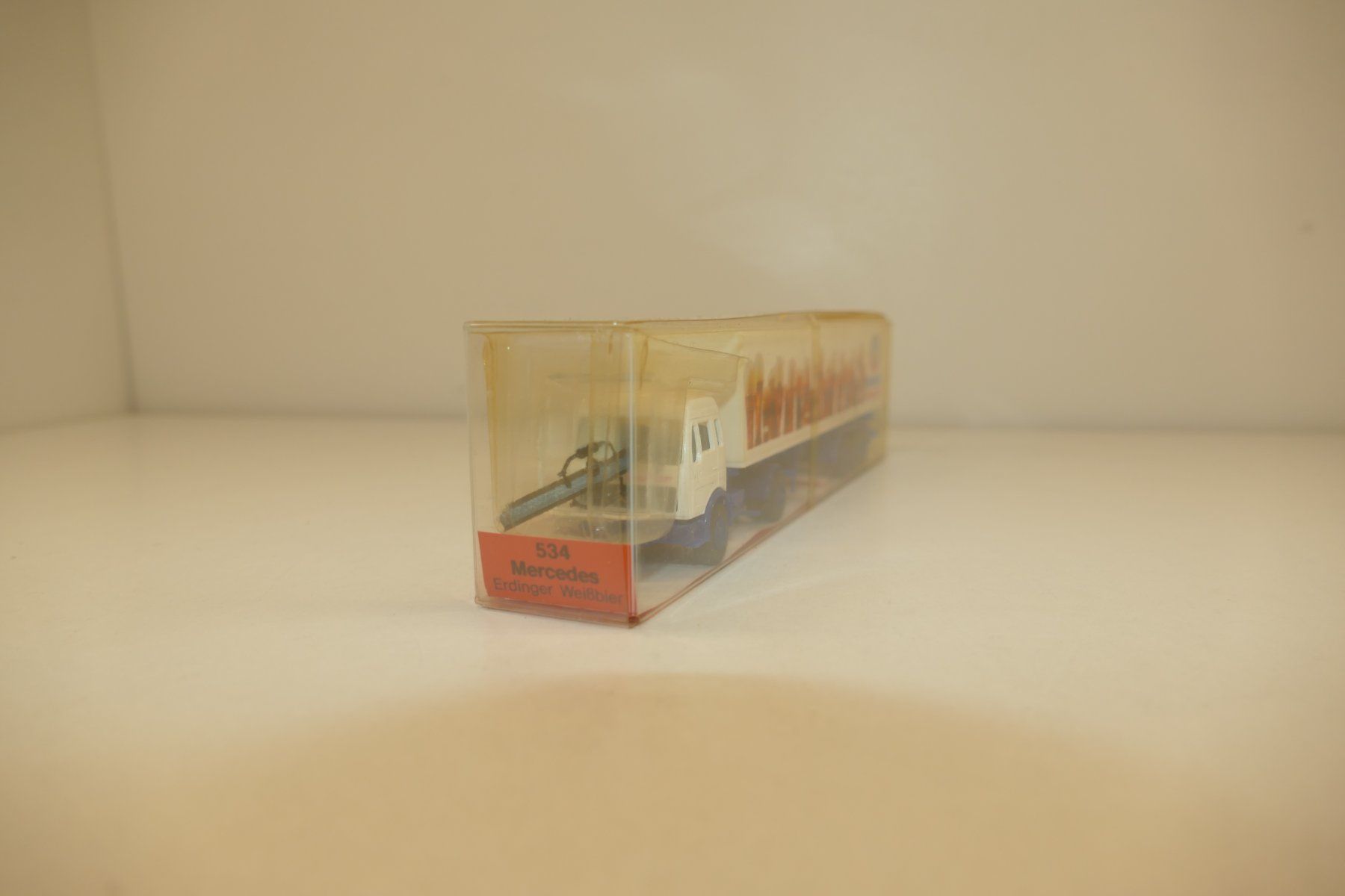 Roskopf Modellini d'auto: Roskopf 1:87: MB Sattelzug Erdinger Bier – Nuovo (secondo la descrizione) da Niederhasli venduto da rail-duerst 1