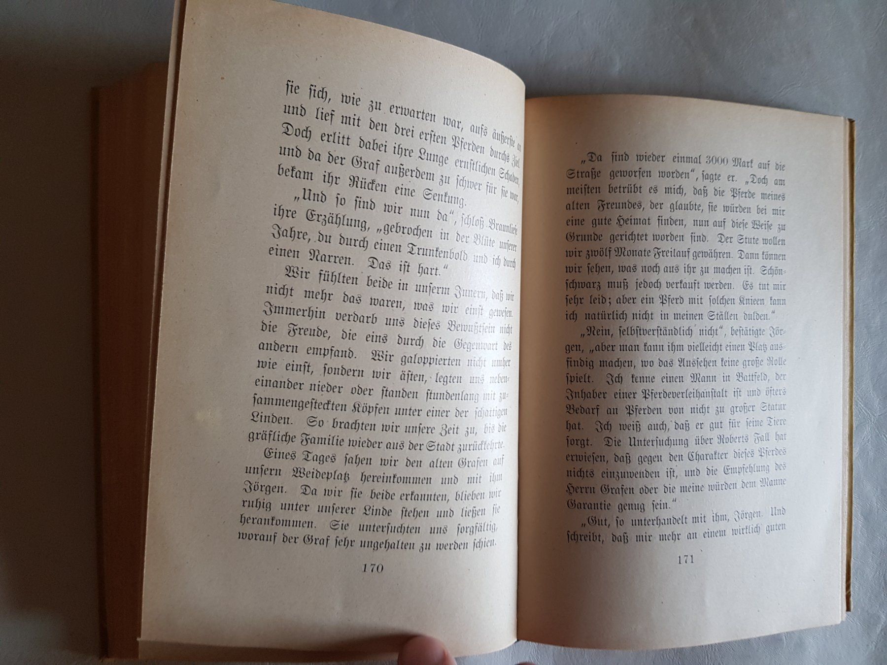Libri: Schönschwarz - Eine Pferdegeschichte 1929 - Martha Niggli – Usato da Walterswil BE venduto da Lonitti 4