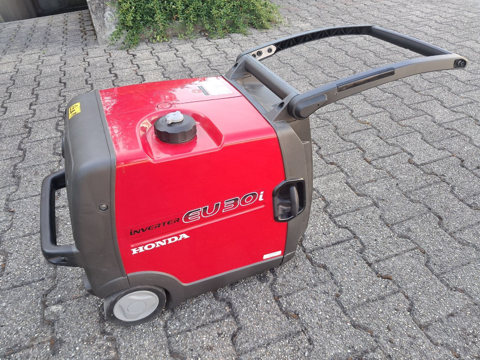 Honda Generatori di corrente: Notstromgenerator Honda EU 30i – Usato da Strengelbach venduto da Wedi73 4