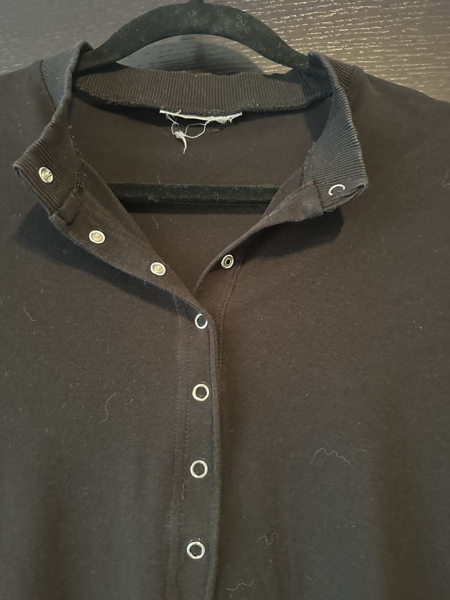 T-Shirts: Schwarzes Langarmshirt mit Knopfleiste, Grösse 40 – Neu (gemäss Beschreibung) aus Altendorf von Eastwick4 2