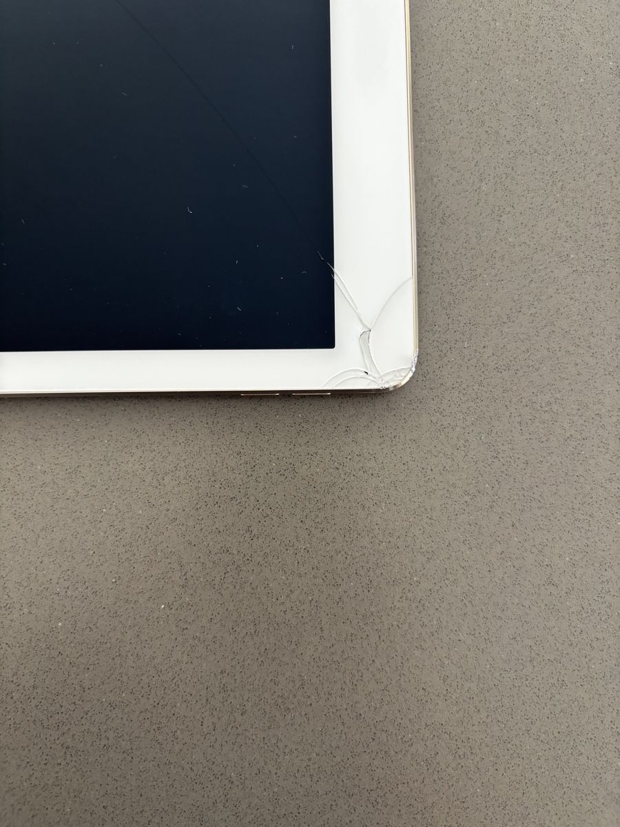 Apple Tablettes PC: iPad Pro 12,9” 2015 – D'occasion à Madiswil par kev_6qjc 2