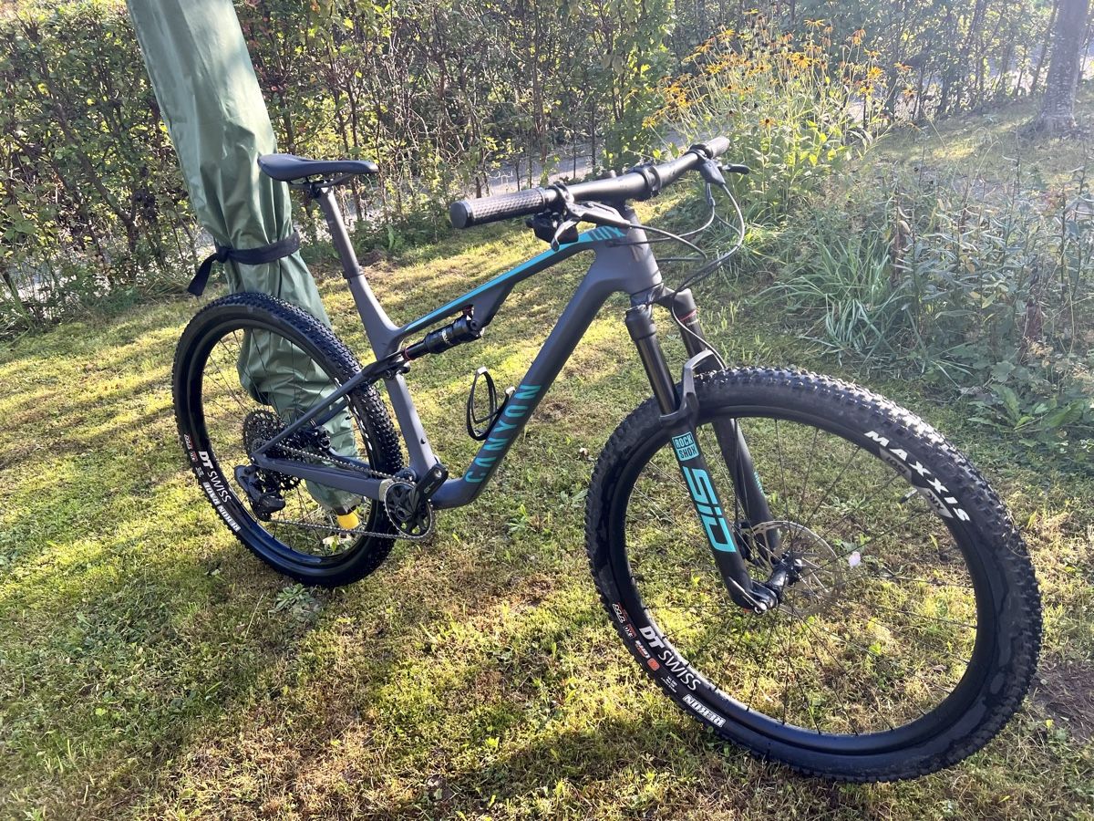 Canyon Biciclette: Canyon Lux Trail CF 8 Grösse L – Usato da Zürich venduto da Emil999