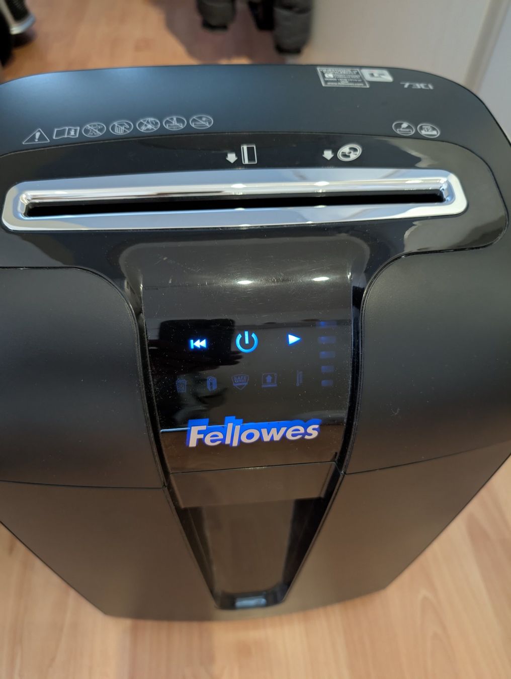 Fellowes Distruggi documenti: Aktenvernichter Fellowes 73Ci – Usato da Buchs ZH venduto da nudle10 6