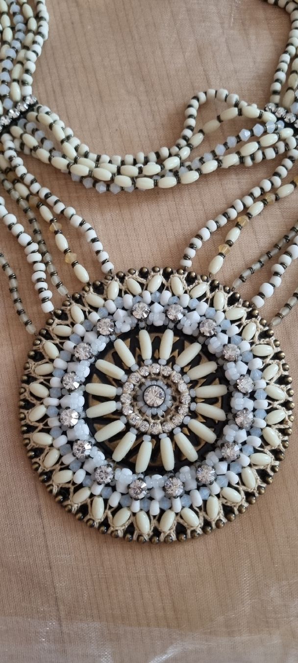 Catenine: Konplott Collier Paisley African white – Nuovo (secondo la descrizione) da St. Gallen venduto da dan_w62f