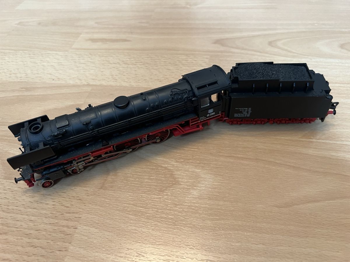 Fleischmann Modellini di ferrovie: Fleischmann Dampflok BR 01 220 – Usato da Gisikon venduto da ram_78bx 1
