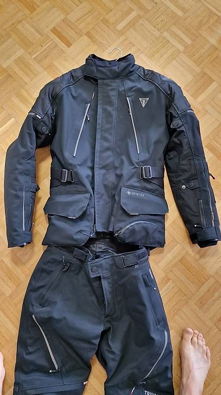 Completi: GORE TEX Motorradkombi Gr. M – Usato da Pfäffikon ZH venduto da Maikinaiki 3