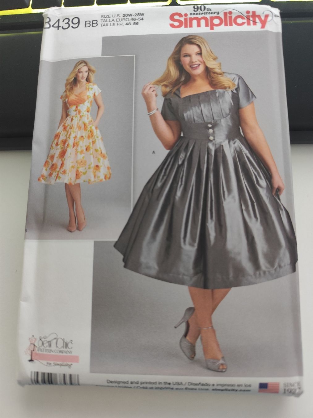 Cartamodelli: Schnittmuster Kleid neu – Nuovo e nell'imballaggio originale da Schlossrued venduto da LAP2012