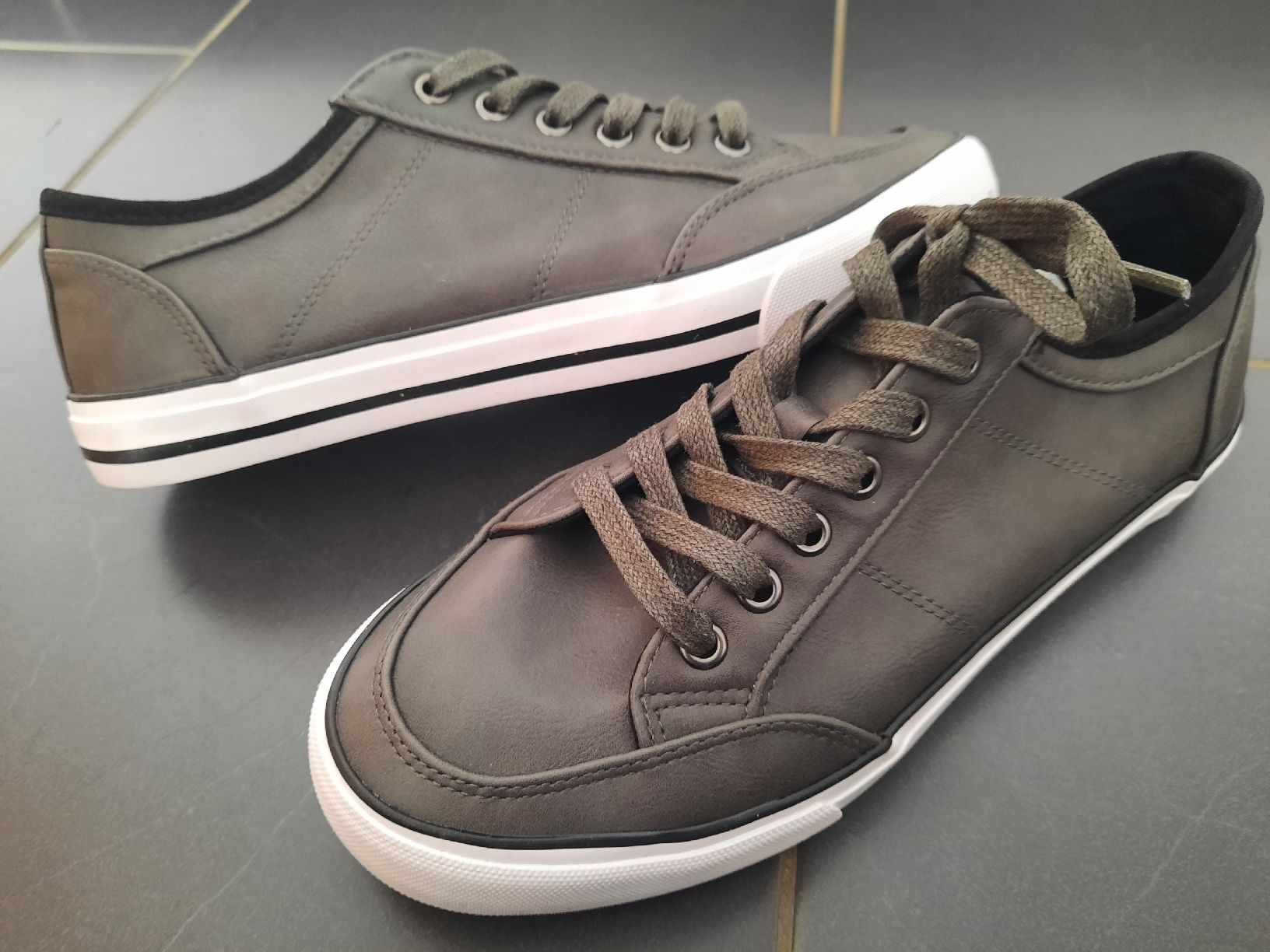 Herrenschuhe: Sneaker, Gr. 39 , neu – Neu (gemäss Beschreibung) aus Jonschwil von sonja8472 3