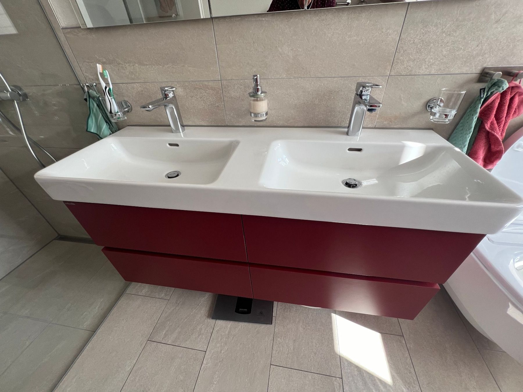 Lavabi & lavandini: Doppellavabo/waschtisch – Usato da Wynigen venduto da Melimar 1